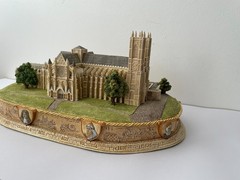 Lilliput Lane “Westminster Abbey” Britain’s Heritage – Code L2285 (2000) – Boxed