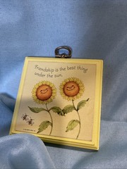 Vintage Hallmark Friendship Wall Plaque Smiling Anthropomorphic Sunflowers Bees