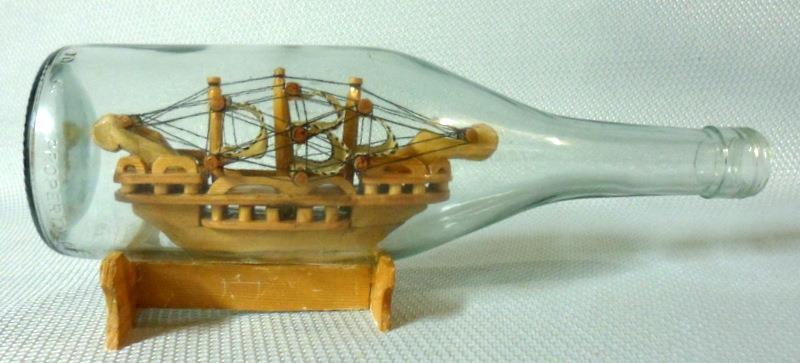 UN Classic Spanish Galleon Ship in a Bottle