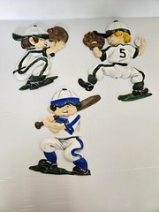 VINTAGE 1970S – SEXTON 3 BASEBALL PLAYERS CASTED METAL WALL HANGINGS Catcher