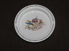 VINTAGE KITCHEN 6 1/2″ ACROSS WEDGWOOD ENGLAND PETER RABBIT CERAMIC BOWL