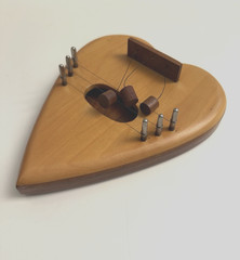 Vintage 1998 Artisan Signed Heart Shaped Wooden Door Harp L@@k!