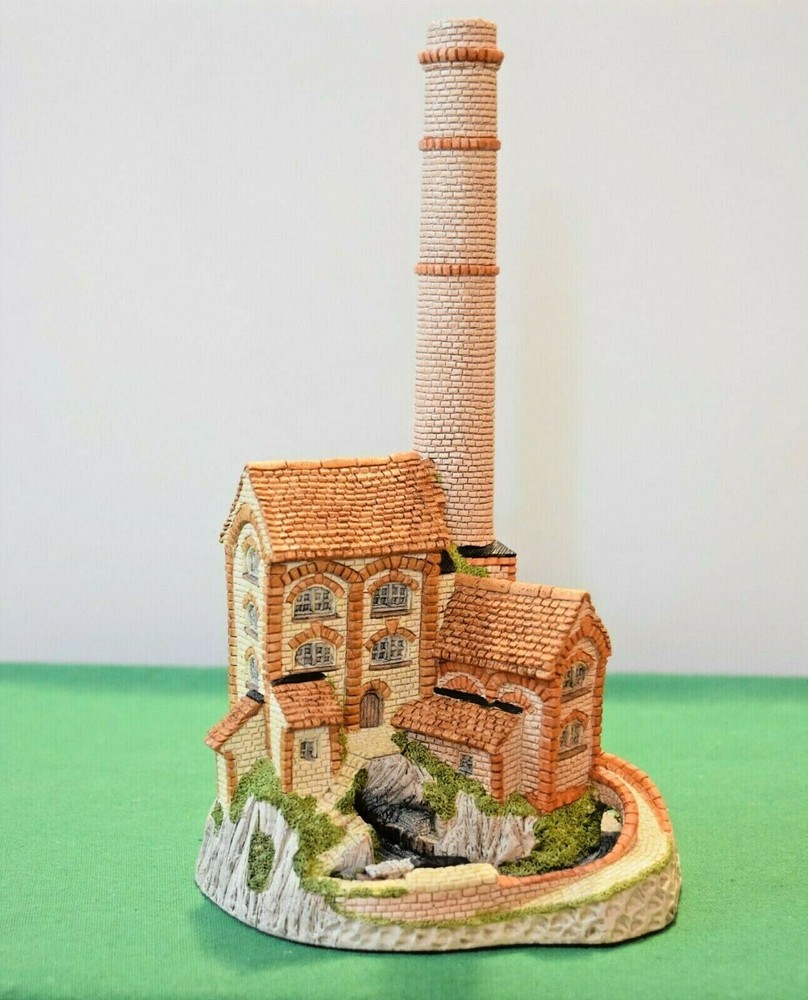 David Winter Cottages Derbyshire Mill. In excellent condition with COA