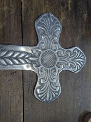 Vintage Aluminum METAL CAST CROSS 18″ X 11″ SOLID Wall Hanging