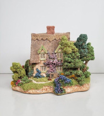 Lilliput Lane Cotman Cottage. Mint in its original box with a deed.