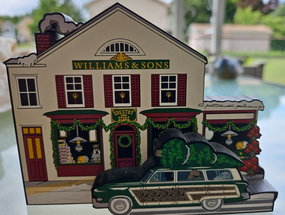 Vintage Sheila’s Houses 2000 County Store Stockbridge MA Christmas Village