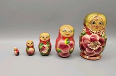 Vintage Matryoshka 5 Russian Nesting Dolls Made Un USSR