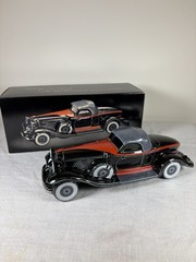 VTG Avon 1932 Auburn Boattail Speedster Figurine Car MINT In Box 1983 Brazil
