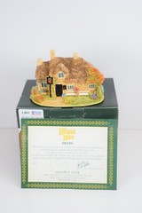 Lilliput Lane Revolution House Mint in its original box with a deed. L2819