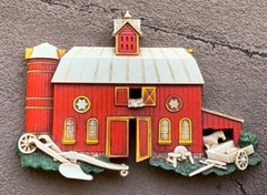 Vintage 1975 HOMCO Plastic WALL PLAQUES RED BARN AND FARM HOUSE Kitchen Wall Art