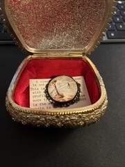 Jewelry box