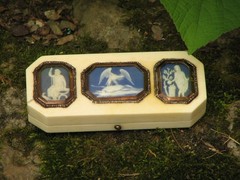 WEDGWOOD XRARE 1790 TOOTHPICK CASE & 3 JASPER MEDALLIONS CUT STEEL BEDS/GOLD