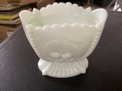 Small White Oval Glass Unbranded Dish with Cherry’s and Grapes on it