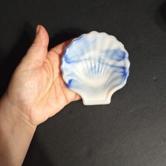 VINTAGE 4 AKRO AGATE Blue Slag Glass Shell , Trinket Holder And Sm Vases