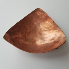Copper art trinket coin dish tripod legs MCM retro modernist triangular vintage