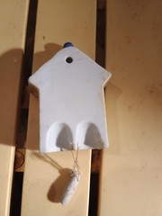 Niagara Falls NY Souvenir Ceramic Wall Hanging Cuckoo Clock, Hanging Decor
