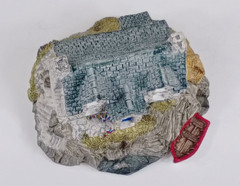 Vintage 1989 Lilliput Lane Inverlochie Hame, Handmade in Cumbria United Kingdom.