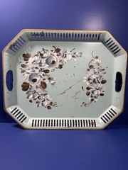 Vintage Hand‑Painted Metal Tray – Nashco – Light Blue Delicate Floral Design