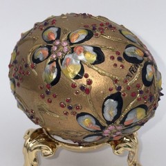 SIGNED Nannette Fenn “Eggs”traordinaire Designs Floral Faberge Inspired Egg USA