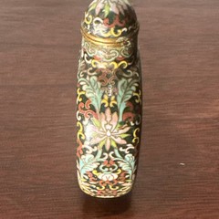 A stunning 19th Century Chinese cloisonne snuff bottle 276