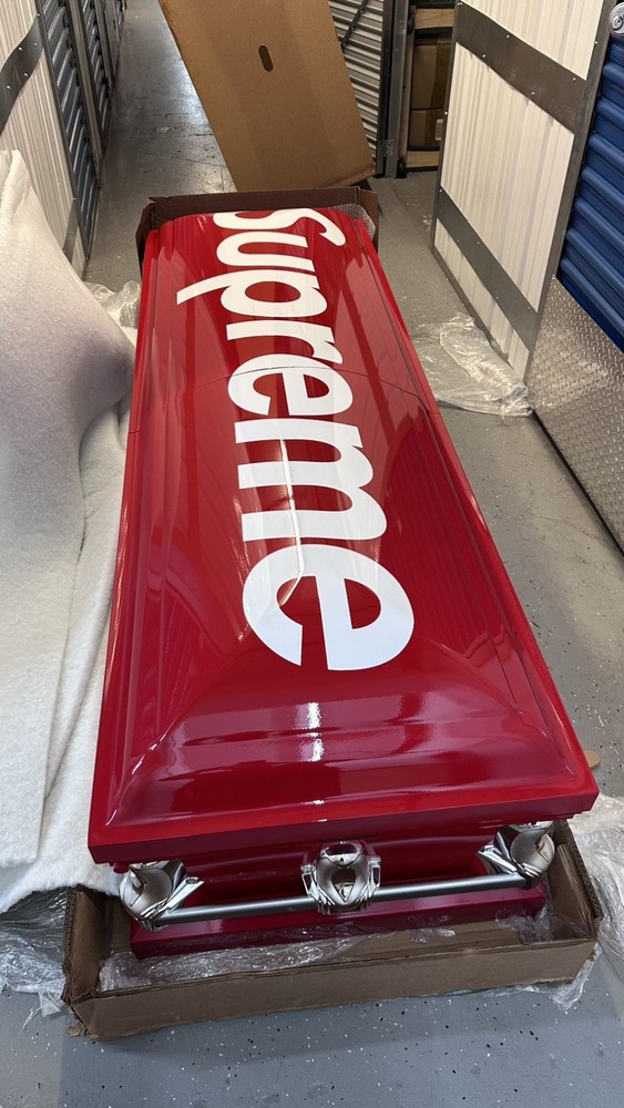 Supreme Titan Casket SS26 Coffin 2026 – Brand New with Original Packaging