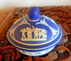 Wedgwood – (Only) – Cobalt Blue – Antique Covered JAR – 4″ – Mint