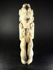 RARE ANCIENT PRE COLUMBIAN STONE CARVED TAINO BEHIQUE CROUCHED POSITION C 900AD