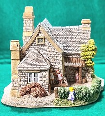 Lilliput Lane Village School Hand Made in Cumbria UK -1991