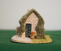 Lilliput Lane Kennedy Homestead. In excellent condition with deed, boxed.