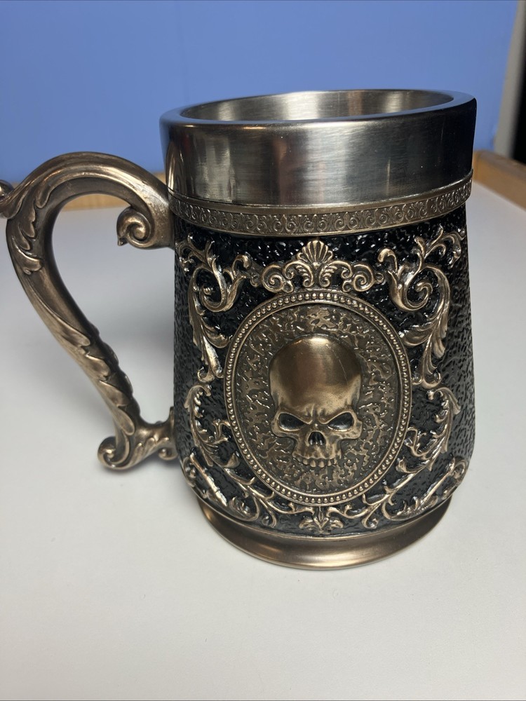 MUG WITH SKULL VERONESE TUMBLER GOTHIC DESIGN