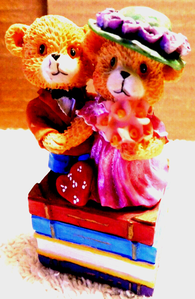 Unbranded~Marrying Bears Standing On Books Treasure Trinket Ceramic Box Vtg.
