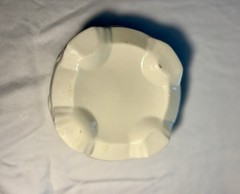 Unbranded Porcelain Floral Design Trinket With Lid Ivory With Gold Tone Trim 4″D
