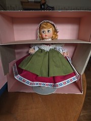Madame Alexander Switzerland Doll 1988 Vintage #518 Decorated Stand, Tag, Box