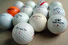 ONE LOT OF 13 GOLF BALLS **** UN LOT DE 13 BALLES DE GOLF
