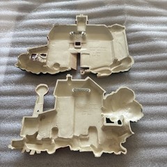 Vintage 1975 HOMCO Plastic WALL PLAQUES RED BARN AND FARM HOUSE Kitchen Wall Art