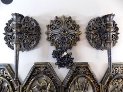 HOMCO PLASTIC WALL SET MEDIEVAL MEDALLION CHAINS-SWORD SHIELD PLAQUE-CANDLE