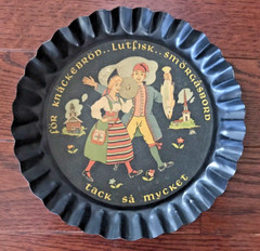 Set of 6 Tole Ware Metal Crimped Plates PA Dutch Tole Twins Yorkcraft, Inc. 8″