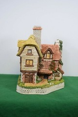 David Winter Collectors Guild Plough Farmstead In original box with a COA.