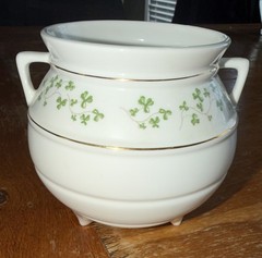 Vintage Royal Tara Fine Bone China Shamrock Hand Made Footed Bowl St. Pat’s Day