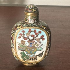 A stunning 19th Century Chinese cloisonne snuff bottle 276