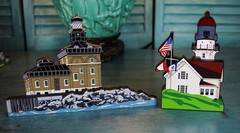 Lot/14 Sheila’s Collectibles 1990’s Wooden Houses Lighthouses Drugstore & More