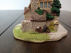 Lilliput Lane Village Shops Penny Sweets Cottage Exc. Condition with Deed