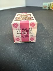 1972 VTG Avon Fragrance Glace Pin Pal – Gingerbread White Frosting – New!
