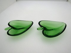 2 Unbranded Glass Green Leaf Heart Shaped Vintage Salt Dip or Trinket Dish