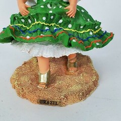 Madame Alexander Brazil 2000 Collectible Ceramic Figurine #573
