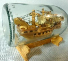 UN Classic Spanish Galleon Ship in a Bottle