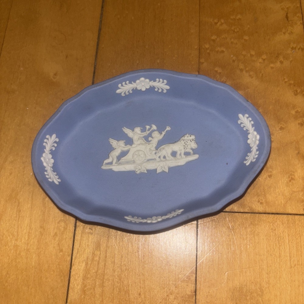 Vintage Blue Jasperware Wedgwood Small Dish White design with Cherubs 4.5”