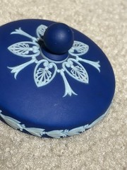 ANTIQUE WEDGWOOD BLUE JASPER jasperware TOBACCO JAR England 3 1/2