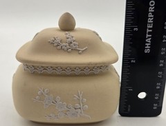 Wedgwood Primrose Yellow Jasperware Trinket Box Neoclassical England