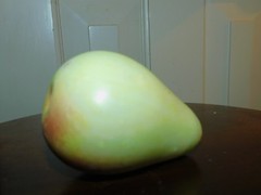 VINTAGE ALABASTER STONE FRUIT PEAR with original label! wood stem